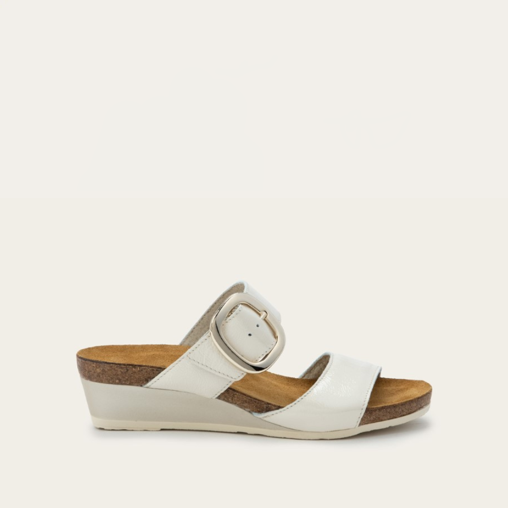 Ivory Crinkle Patent Leather,35