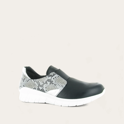 Soft Black Lthr/Gray Cobra Lthr/Soft Silver Lthr,35
