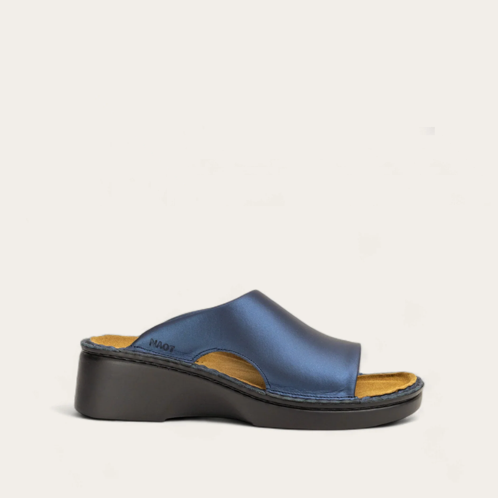 Polar Sea Leather,35